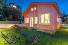“The Pink House”, con jardin y a 20 minutos de Barcelona